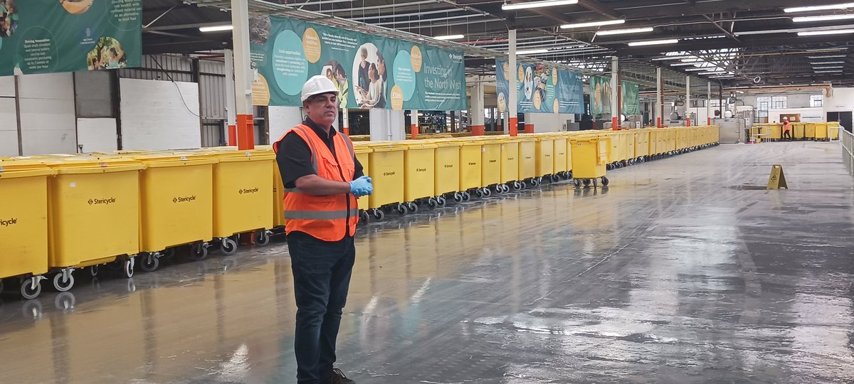 GreenerLUHFT's tweet photo. Great afternoon with visitors from Saudi Arabia&amp; @RicardoGroupPlc who came to see how the waste team @LivHospitals ensure there's ZERO WASTE TO LANDFILL. Followed clinical waste from Aintree Hospital to treatment @Stericycle_UK it then goes to @ViridorUK to generate energy. https://t.co/hRs6km686N