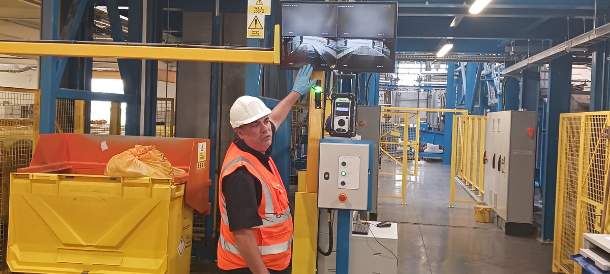 GreenerLUHFT's tweet photo. Great afternoon with visitors from Saudi Arabia&amp; @RicardoGroupPlc who came to see how the waste team @LivHospitals ensure there's ZERO WASTE TO LANDFILL. Followed clinical waste from Aintree Hospital to treatment @Stericycle_UK it then goes to @ViridorUK to generate energy. https://t.co/hRs6km686N