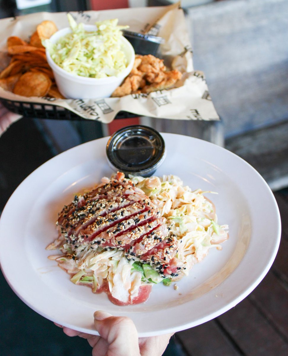 Sometimes the summer heat makes us want to eat a little lighter…

Come grab some Tuna Tataki seared with sesame seeds on a bed of creamy Sriracha slaw + ginger soy sauce for dipping 🤤 It's a staff fav.

#EatMud