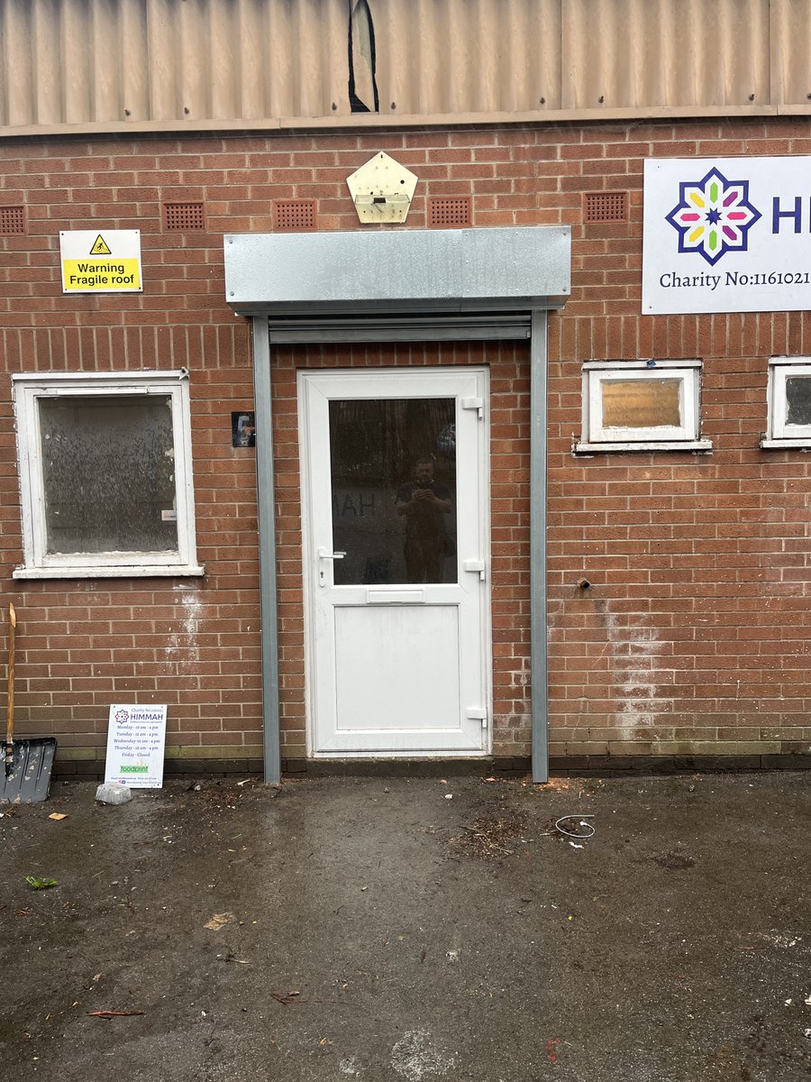gg_door's tweet image. GG Emergency Door Specialists offer commercial roller shutter supply and installations throughout Nottingham and surrounding areas, 
Call us today on 07403 886096 to arrange your FREE QUOTE!

#RollerShutterInstallation #rollershuttersupply #nottingham #CommercialRollerShutters
