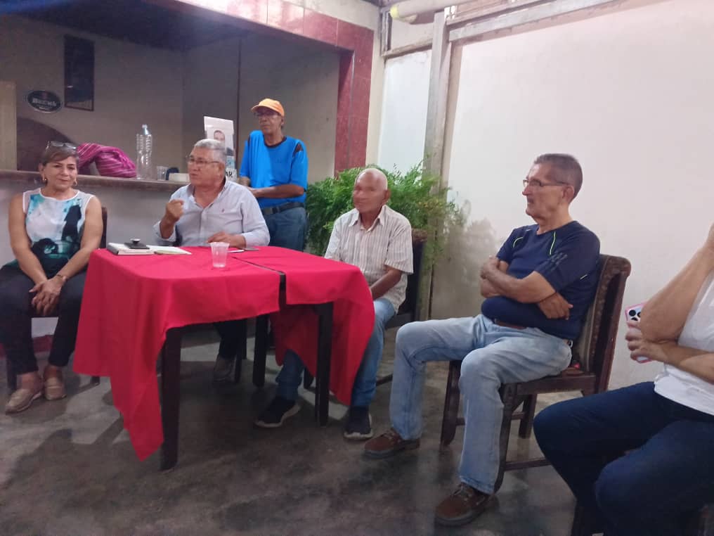 wilmersequera16's tweet photo. @victortorrealba  desde el comando de campaña municipal de Barquisimeto seguimos desplegado buscando el voto que llevará a Edmundo González a la presidencia https://t.co/TXu7Cqvjee