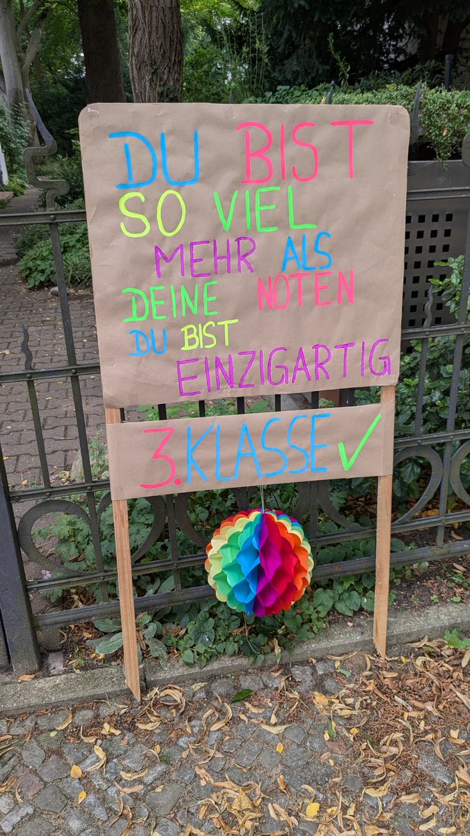 jensgrb's tweet photo. Braucht es da noch Noten? 
Gesehen heute in Berlin https://t.co/JQPQj52ZJU