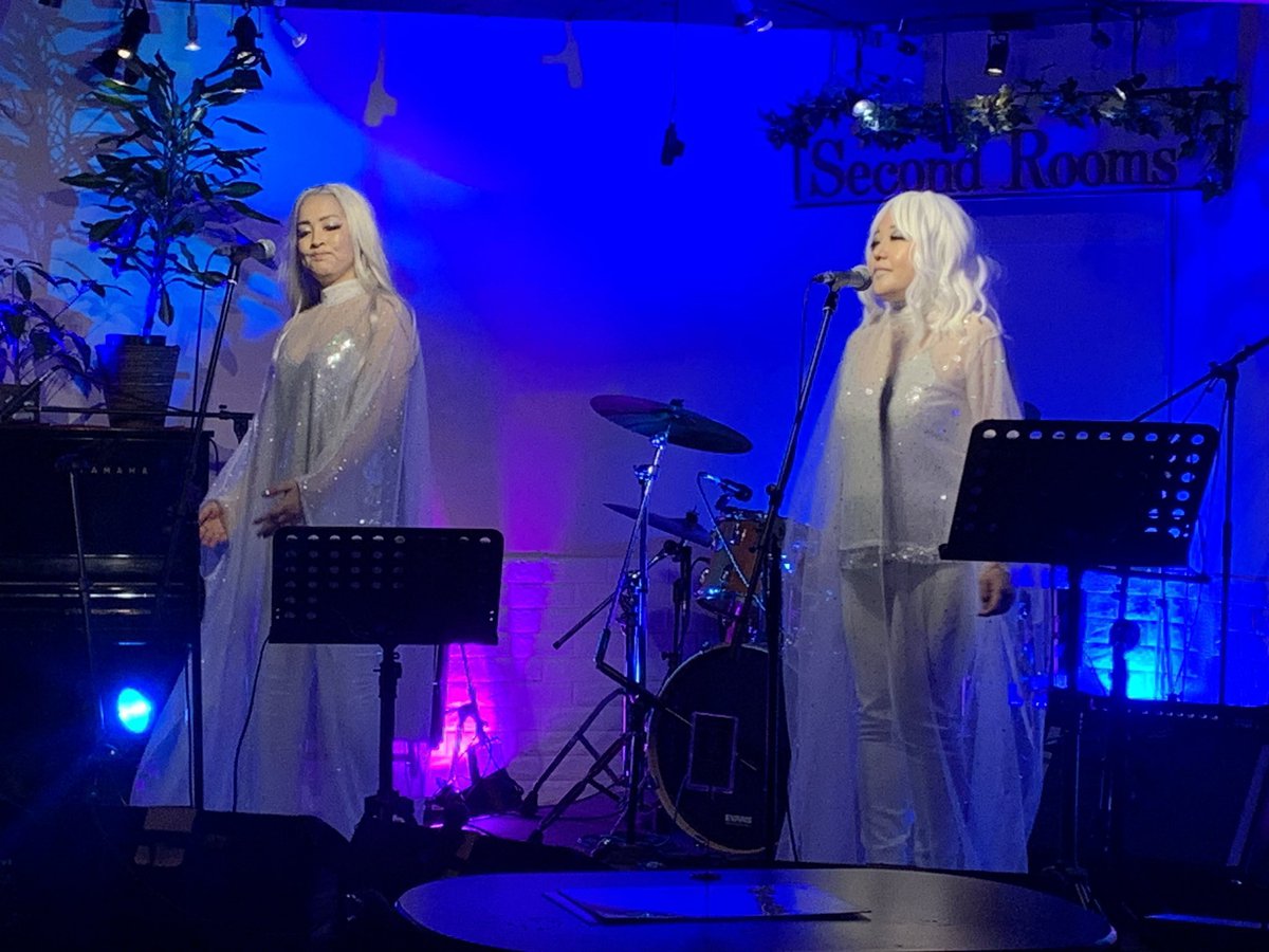 RayKaoree's tweet photo. 一昨日のライブ、Second Roomsさんとても素敵な場所だった
なんと東京から見に来て下さったファンの方もいて… ありがとうございました!
#coldmagic #trancemusic #newage https://t.co/6n0DGyY5DP
