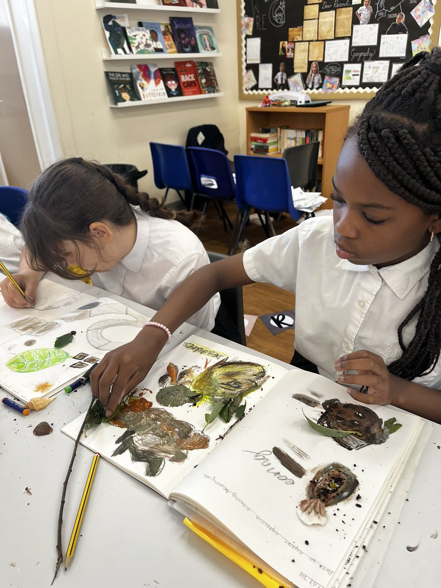 Mrs Lloyd tweet media