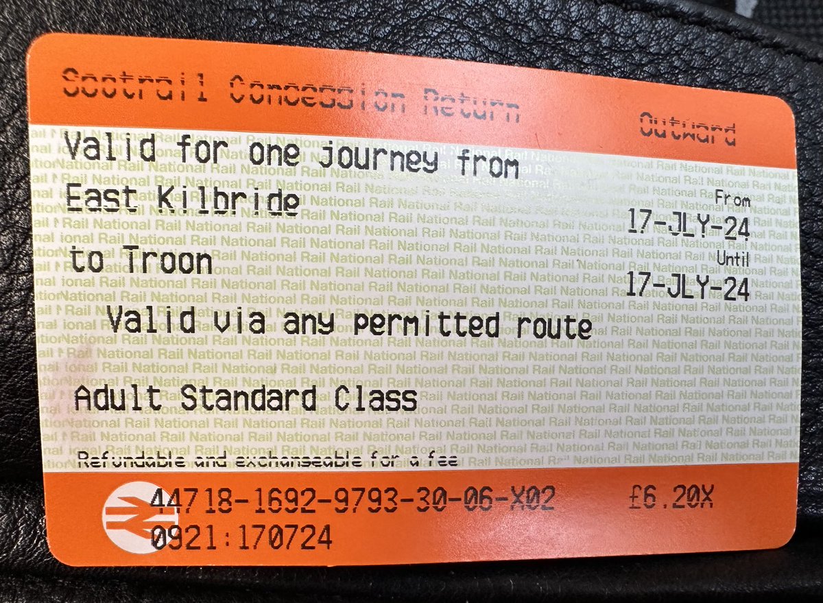 I’m definitely NOT going to the golf today. I just want to do my favourite seaside stroll.
Huge queues to get on the train so I hope there’s no repeat on the way back.