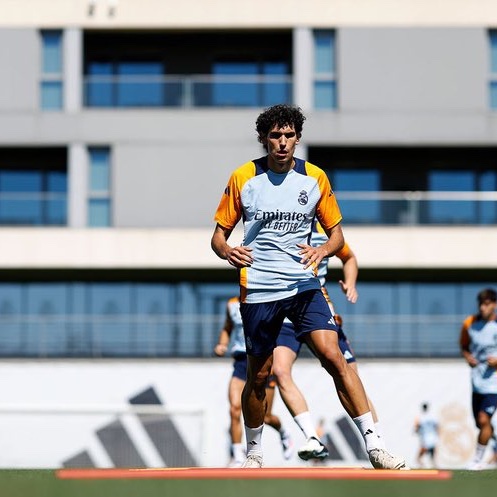 theMadridZone's tweet photo. 🚨 Jesus Vallejo has made it clear that his plan is to STAY at Real Madrid until 2025, when his contract ends. Real Madrid will NOT force him out. @TheAthleticFC https://t.co/rxamHVWris