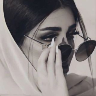 Naina__8's tweet photo. एक अलविदा के साथ वो आसमान के सभी तारे ले गया..#arrey..सूरज तक ठीक था वो बेरहम
मेरा चांद ले गया.:)♥️✨ https://t.co/3ATK2FE8cv