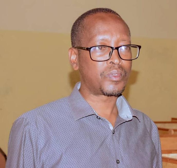 RTNBurundi's tweet photo. Le Directeur général de l'institut supérieur paramédical de Gitega #ISPG, Docteur Célestin Sakubu indique que ce projet de Bibliothèque numérique contribue à l'amélioration de l'apprentissage des étudiants mais aussi à la recherche en rapport avec la science https://t.co/726fUKJ0cH