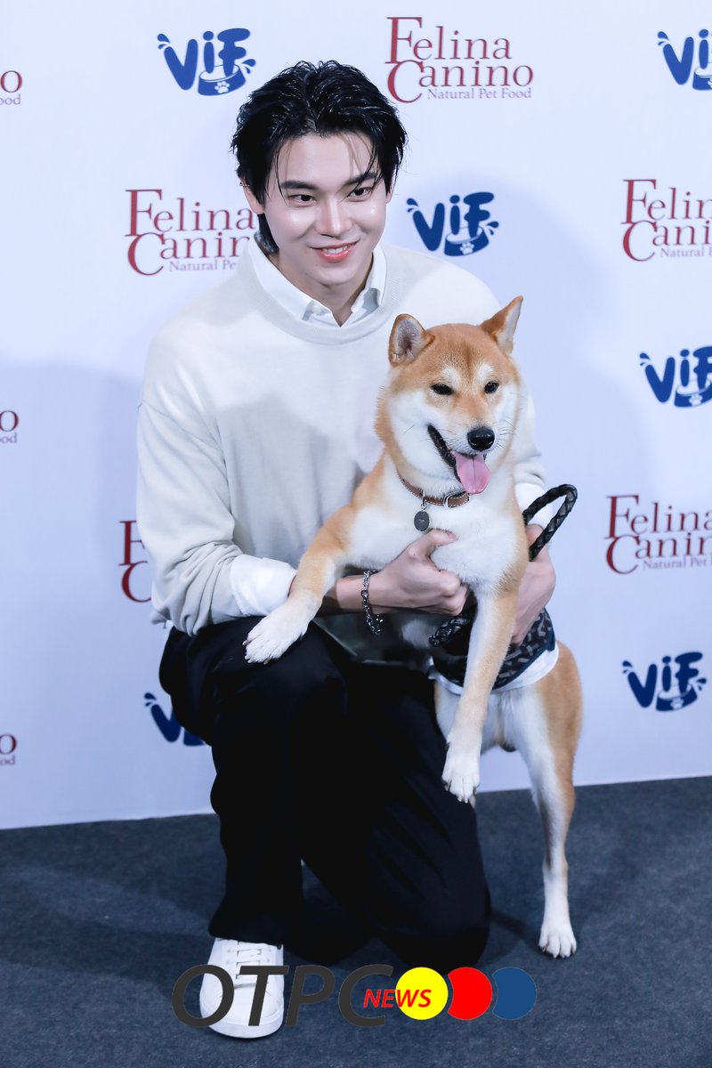 otpcnews's tweet photo. "หยิ่น-วอร์" พร้อมด้วย "ซูลู-แซมเมอร์" ร่วมงาน​ "Felina Canino (เฟลินา คานิโน)" ชูความสำเร็จครบรอบ 9 ปี ตอกย้ำความเป็นแบรนด์อาหารสัตว์เลี้ยงระดับพรีเมียม 

#yinyin_anw #warwanarat
#ซูลู #แซมเมอร์
#YES9Happy
#FelinaCaninoYes9Happy https://t.co/nfOLbDEVCS