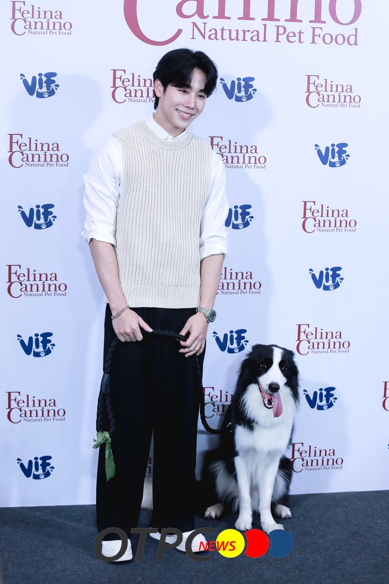 otpcnews's tweet photo. "หยิ่น-วอร์" พร้อมด้วย "ซูลู-แซมเมอร์" ร่วมงาน​ "Felina Canino (เฟลินา คานิโน)" ชูความสำเร็จครบรอบ 9 ปี ตอกย้ำความเป็นแบรนด์อาหารสัตว์เลี้ยงระดับพรีเมียม 

#yinyin_anw #warwanarat
#ซูลู #แซมเมอร์
#YES9Happy
#FelinaCaninoYes9Happy https://t.co/nfOLbDEVCS
