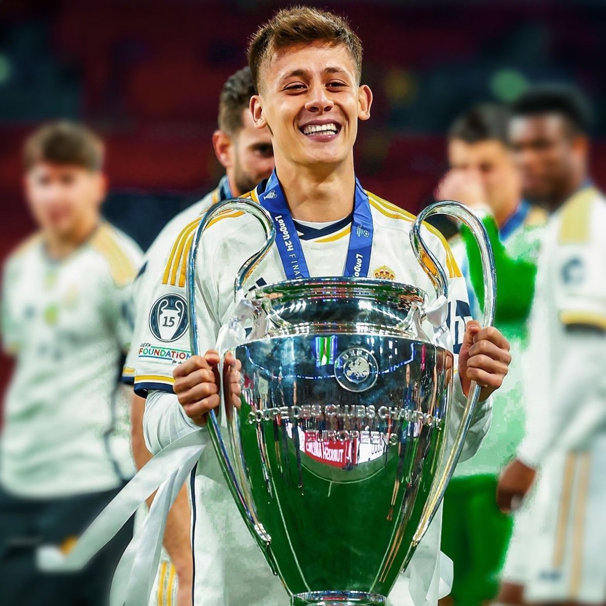 Real Madrid, dünyanın en değerli futbol kulübü oldu.