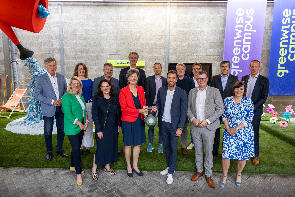 Greenwise Campus bouwt met JTF-subsidie van 10 miljoen euro busremise om tot hypermodern innovatiecentrum. Kijk voor meer informatie op ➡ tinyurl.com/yzvd3xy3