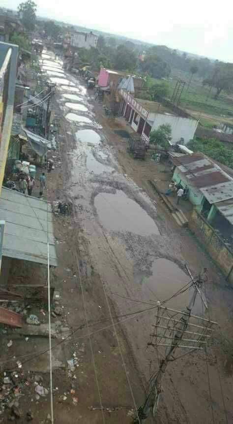 IndroneelRoy2's tweet image. Modi ki Guarantee Pro Max 💪
He said “हर घर नल से जल” 
He delivered “Har Ghar Swimming Pool”
Gobi 🥬hai toh Pumpkin 🎃 hai 😂
#BailBuddhi 🐂