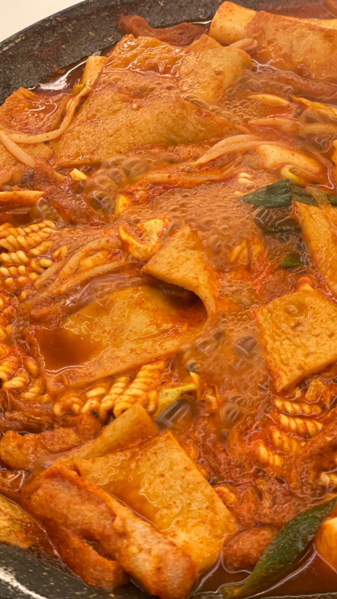 📍역삼 남도분식

아츠키에게 빨간 음식 먹여주기 시간을 
가졌습니다 ❤️‍🔥

예 국물 떡볶이 먹었어요 .. 

#GENIC_추천하는_Flavor
#앗짱_이거먹짱
#메자마시군_밥먹을시간