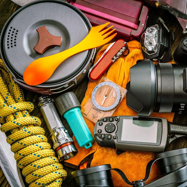 LendLocker's tweet image. We are very lucky to have been donated a large selection of camping gear, including a 6-person Badminton Tent, Camping stoves a Five pole windbreaker, Kettles and 4-person cutlery and crockery set, amongst other things.  So, pop to the Recycling Shop in Newent £15 per week Loan.