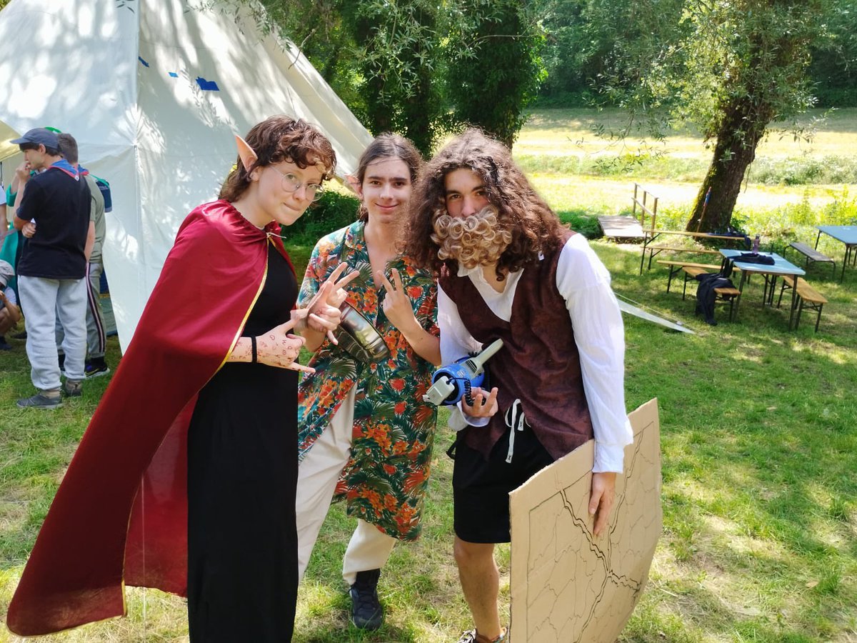 EEDF_merignac's tweet photo. On joue, on rit, on grandit !

Les Eclaireuses Eclaireurs de France c’est l’école de la vie 🏕️

#EEDF #EnCamp #scout https://t.co/WISjy995x8