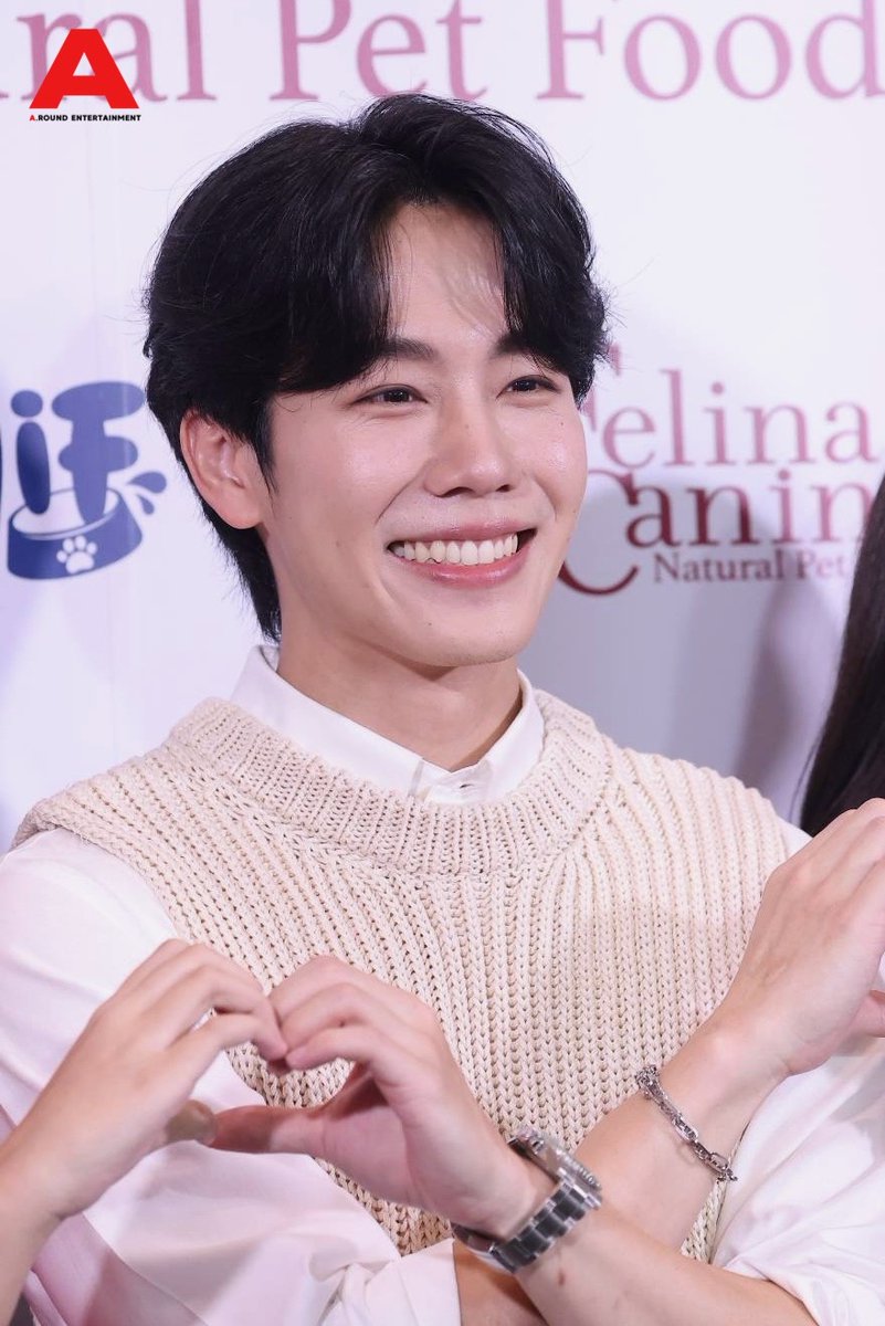 around_ent's tweet photo. “วอร์ วนรัตน์​” ร่วมเฉลิมฉลองครบรอบ 9 ปี แบรนด์อาหารสัตว์​เลี้ยงระดับพรีเมียม Felina Canino ในกิจกรรม “Felina Canino YES! NINE HAPPY! 9 ปีแห่งความสุข”

#FelinaCaninoYes9Happy
#Yes9Happy #FelinaCanino
#warwanarat https://t.co/oznYMpUAnE