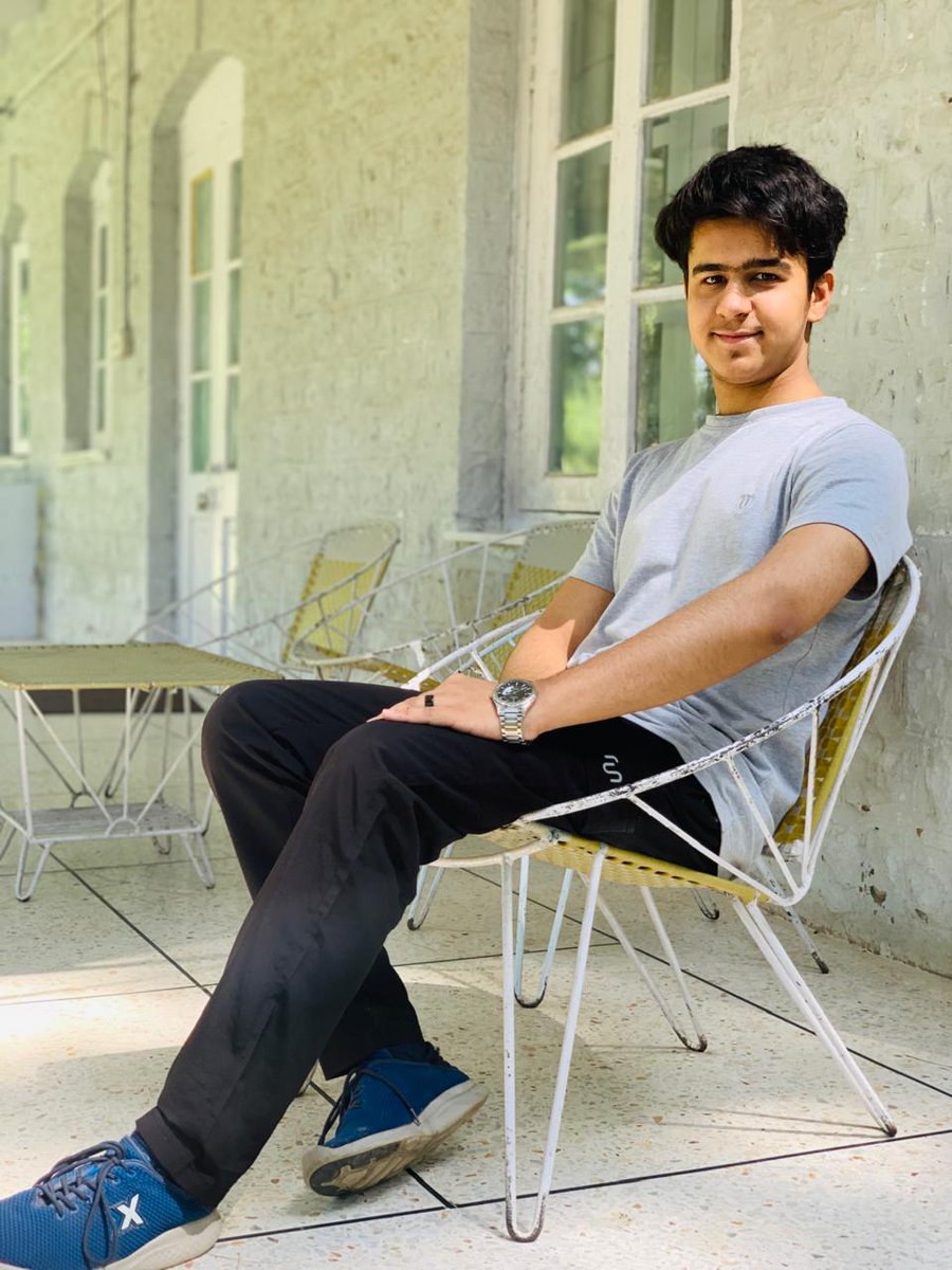 I’m a full-time entrepreneur

And it rocks

➼ 16 hours/day work
➼ Living at my own risk
➼ No support from parents

I’ve seen it all

It feels crazy

But I want to help people do the same.

That’s why I’m building this personal brand.

I want to:

➼ Retire my parents
➼ Help