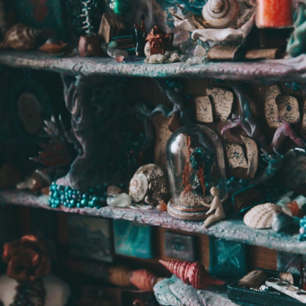 coleope's tweet photo. Hello Twitter✨Bienvenue dans l'univers de Coleope ! 📷 Découvrez notre Cabinet de curiosité et Bijouterie Atypique bientôt ouverts ! Suivez-nous pour ne rien manquer de cette épopée créative et magique.  #Coleope #Soon #Art #Artisanat https://t.co/HBfYFJxh7g