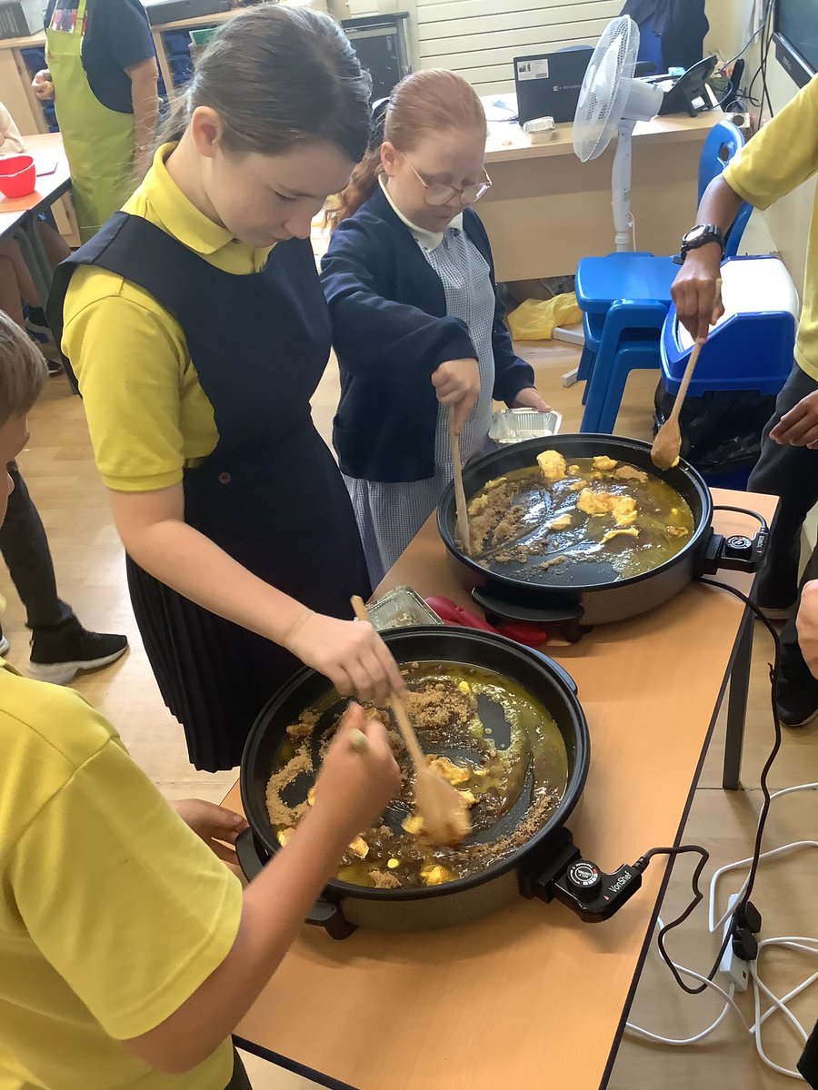 missrfry's tweet photo. The top corridor of @PinehurstP smells AMAZING this morning because Willow Class have been cooking up some Caribbean inspired bananas foster! 🍌 🔥 @appleofmyeyepl https://t.co/kqjH3h8oKd