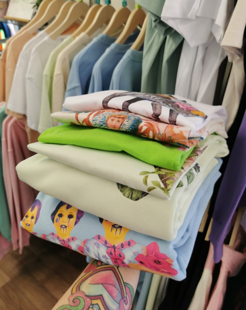 The Grunge Monkey tweet media