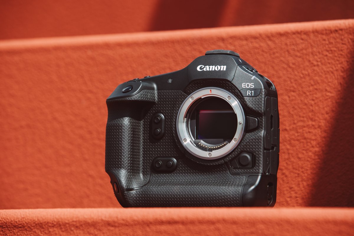 CanonFrance's tweet image. Découvrez les nouveaux Canon EOS R1 et Canon EOS R5 Mark II ! Ces deux remarquables appareils qui rejoignent la gamme Canon vous permettront de capturer des instants que vous n'auriez jamais cru possibles.

RDV dès maintenant pour les découvrir en direct : canon.sm/4600XPx