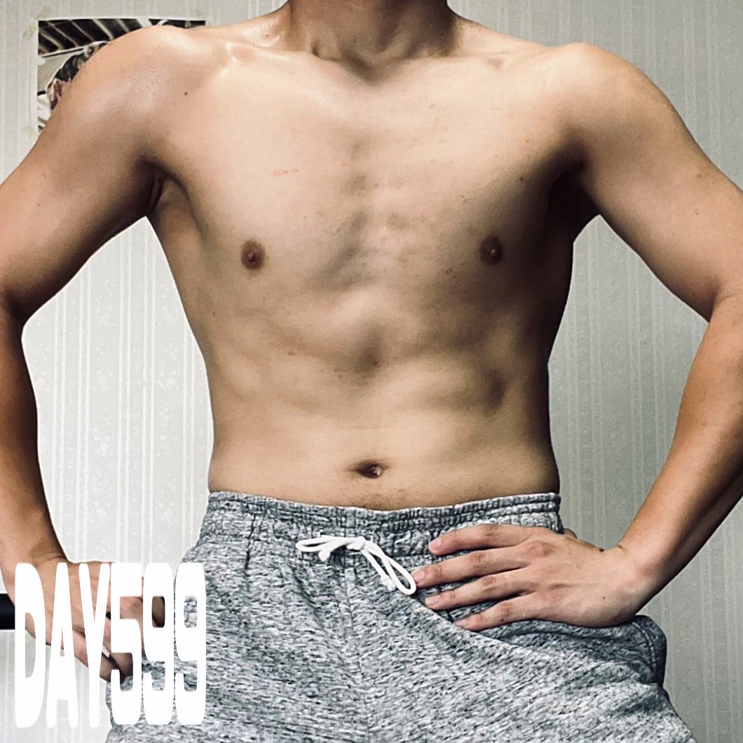 utamaru_fit's tweet photo. #DAY599

背中トレ終了🫡

今日はしっかり背中を追い込み、クレアチンとプロテインもキメました🤩
インターバル30秒〜60秒でガンガントレするとめちゃくちゃ汗もかき、やりきった感が出ます😅

来月の健康診断までに目指せ体脂肪12%前後🔥

皆様、今日も一日お疲れ様でした🙇‍♂️

#筋トレ
#ダイエット https://t.co/unmamVPSNC
