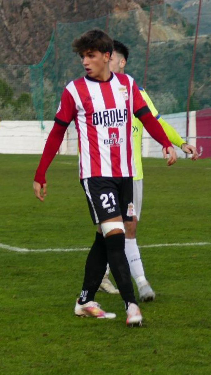 ADAlmudevar's tweet photo. 🔊📄 𝗢𝗙𝗜𝗖𝗜𝗔𝗟 | ✍🏼 𝗙𝗜𝗖𝗛𝗔𝗝𝗘
𝗝𝘂𝗹𝗶𝗼 𝗟𝗶𝘀𝗼 es nuevo jugador de la A.D. Almudévar
Media punta que puede actuar por las bandas también, llega del Illueca donde jugó la pasada temporada tras salir del Juvenil Racing Zaragoza

#ADAlmudévar💛💙
#ADAlmudévar_2024_2025 https://t.co/JxQ6Qab11X