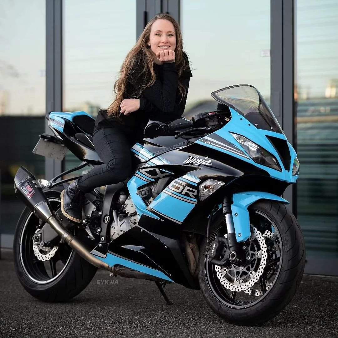 Kawasaki Ninja ZX-6R #BikerGirl