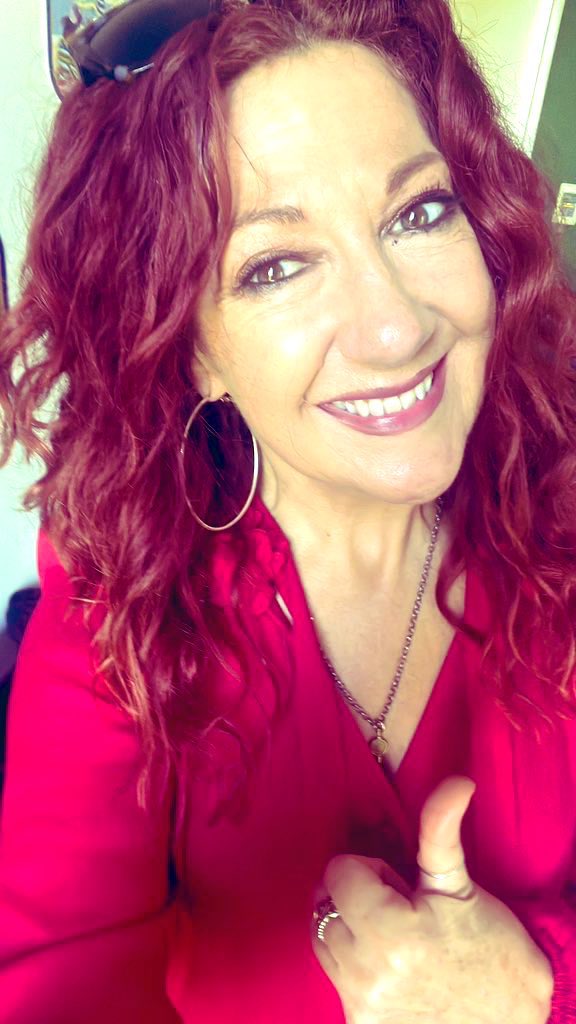 RealShanCothi's tweet photo. Os gyda chi DATW!? Beth yw’r apel gwedwch? Wel gewn ni gwmni’r newyddiadurwr Llion Carbis i son am yr angerdd ac i ddathlu diwrnod cenedlaethol TATW heddi ar Bore Cothi @BBCRadioCymru #tatw Hefyd aderyn y mis mwy anghyffredin a sgwrsio am gyflwr dementia. #ymwchil #dementia https://t.co/ST8FNftOX8