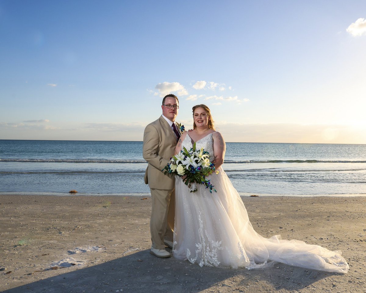 jfeeney24's tweet photo. @lakestreetdive I wanted to thank you so much for singing your still the one last night in St.Louis this was mine and my husbands first dance song at our wedding almost 9 months ago we love you guys! 🥰 https://t.co/pu25uN4MFX