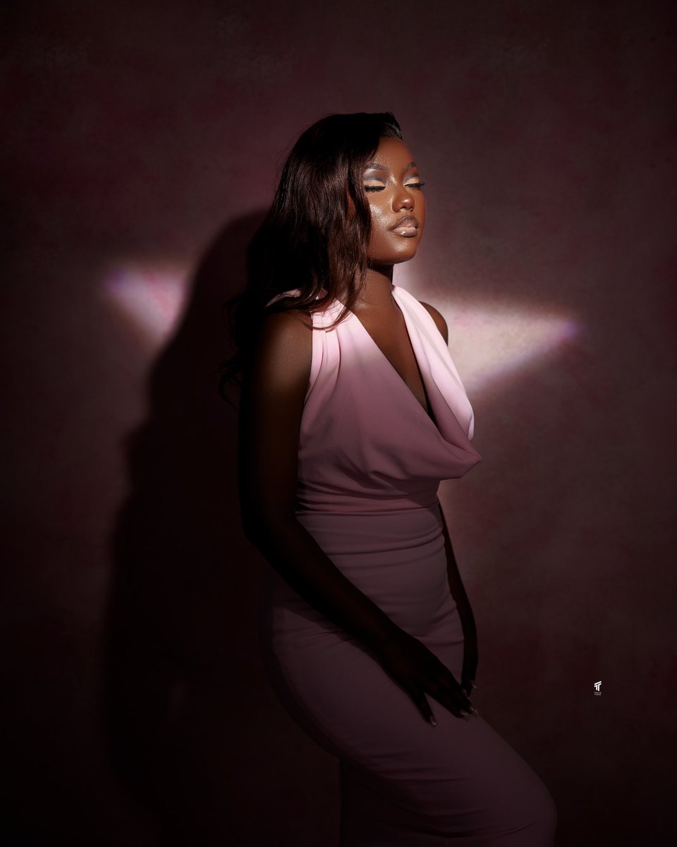 Vickey_Ojoye's tweet photo. 24 🎂🥂🎊

📸: @Teslimtunde71 https://t.co/qRev7HPlrG
