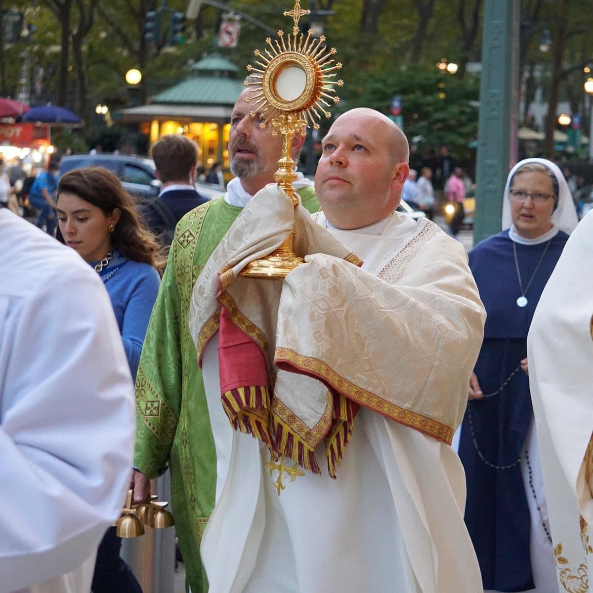 Sachinettiyil's tweet photo. Jesus Christ in the Blessed Sacrament was carried through 27 states and 65 dioceses, covering a combined distance of 6,500 miles on foot as part of the National Eucharistic Pilgrimage, which leads to the National Eucharistic Congress in Indianapolis this week https://t.co/rI0ol9b0OW