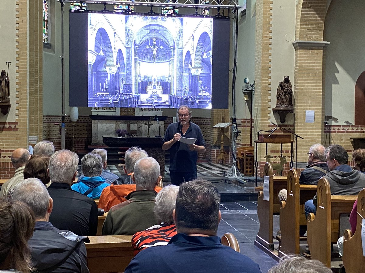 Met een recordaantal van bijna 400 deelnemers hadden we gisteren een zeer geslaagde editie van Gluren bij de Buren in Ell <a href="/gemeenteleudal/">Gemeente Leudal</a> . Heel veel dank aan de werkgroep voor de perfecte organisatie en alle vrijwilligers die zich hebben ingezet op deze avond.