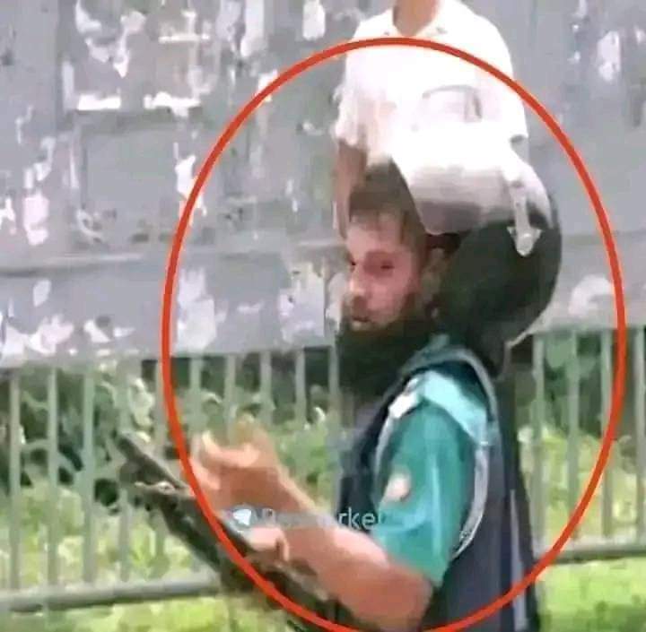 Sadikasharmin2's tweet image. #AbuShaid was killed by this police... 
#Save_Bangladeshi_students #SaveBangladeshiStudents #QuotaReform #StudentsUnderAttack