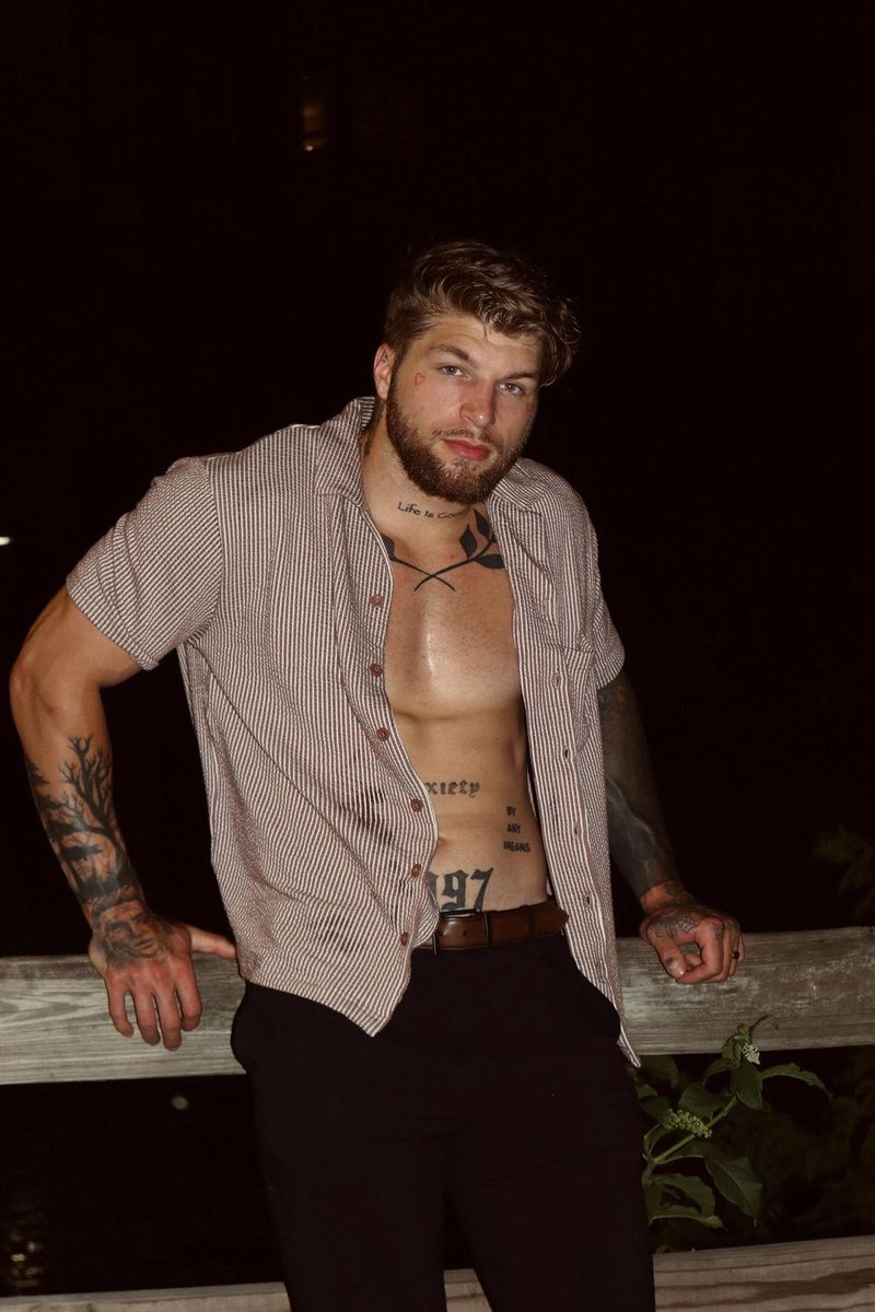 Lipo37829952's tweet photo. Acrobat.tat Instagram. 
🙂😋🔥 #handsomemen #beardedmen #hairymen #inkmen #yummymen https://t.co/T3x9tyCQ4U
