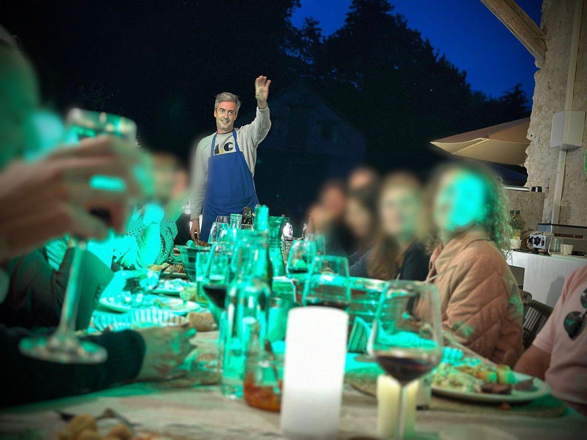 NCheron_bourse's tweet image. Chère famille, chers Amis, pardonnez-moi...
... oui, j&apos;ai fauté ⤵

En discutant avec vous à mon anniversaire le mois dernier, je me suis rendu que ça fait plus de 15 ans que vous me posez tous des questions sur l&apos;investissement en bourse,

✖ Et je n&apos;ai toujours pas préparé un…