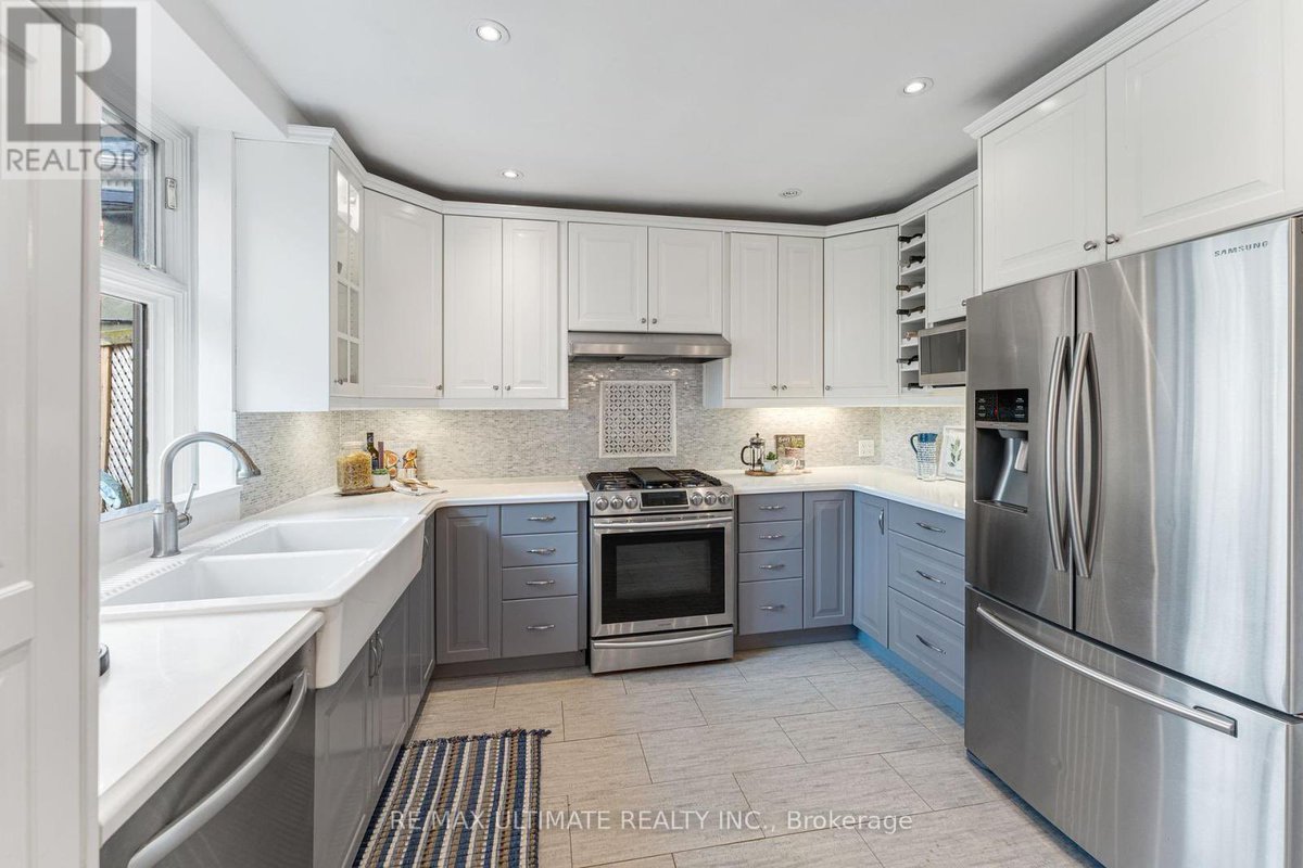 MyRealtorDoctor's tweet photo. Just Listed! $2.5M! Nestled on 1-of the most prestigious st, in Cedarvale. 2,600+ sqft gem combines history's elegance w/modern living. Bright, spacious 6-beds, 4-baths, detached. 50x140-ft treed lot &amp; BACKING onto the tranquil Cedarvale RAVINE. 2C it: Msg Asim Khan@416-419-8716 https://t.co/g1ZOwvqYht