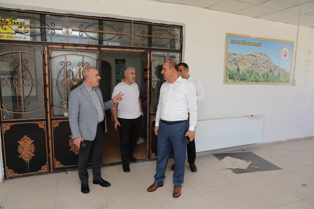 Murat69_Demir's tweet photo. Savur ilçemizde 2024-2025 eğitim öğretim yılında “Özel Eğitim Uygulama Okulu” olarak açılacak binada incelemelerde bulunduk. Özel çocuklarımız için ilçemizde bir ilk olacak bu binada tadilat ve onarıma başlıyoruz.
Hayırlı olsun Savur..
@Yusuf__Tekin 
@tuncay_akkoyun https://t.co/UxrLPBSIfe
