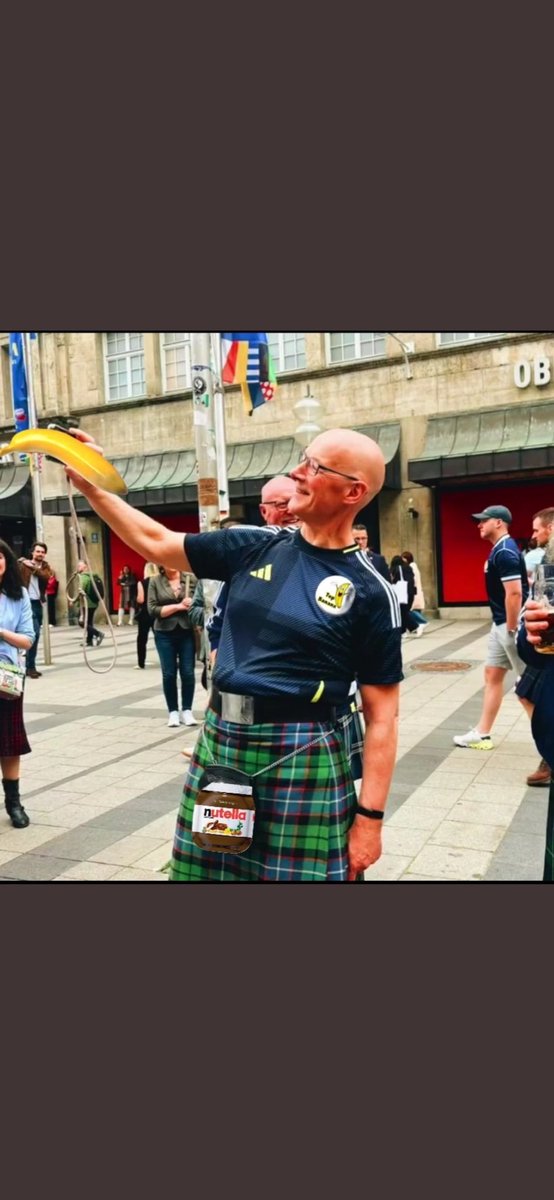 UranusHasRings's tweet photo. @SteveTa65152757 @JohnSwinney @theSNP £12k?!? For what? Is it a photo of
#JobbyJabberJohn and #FuckwitFlynn entering a gay bar?!?
#TopBanana 🍌 #deviantSNPaedos https://t.co/48fAV4yMVR