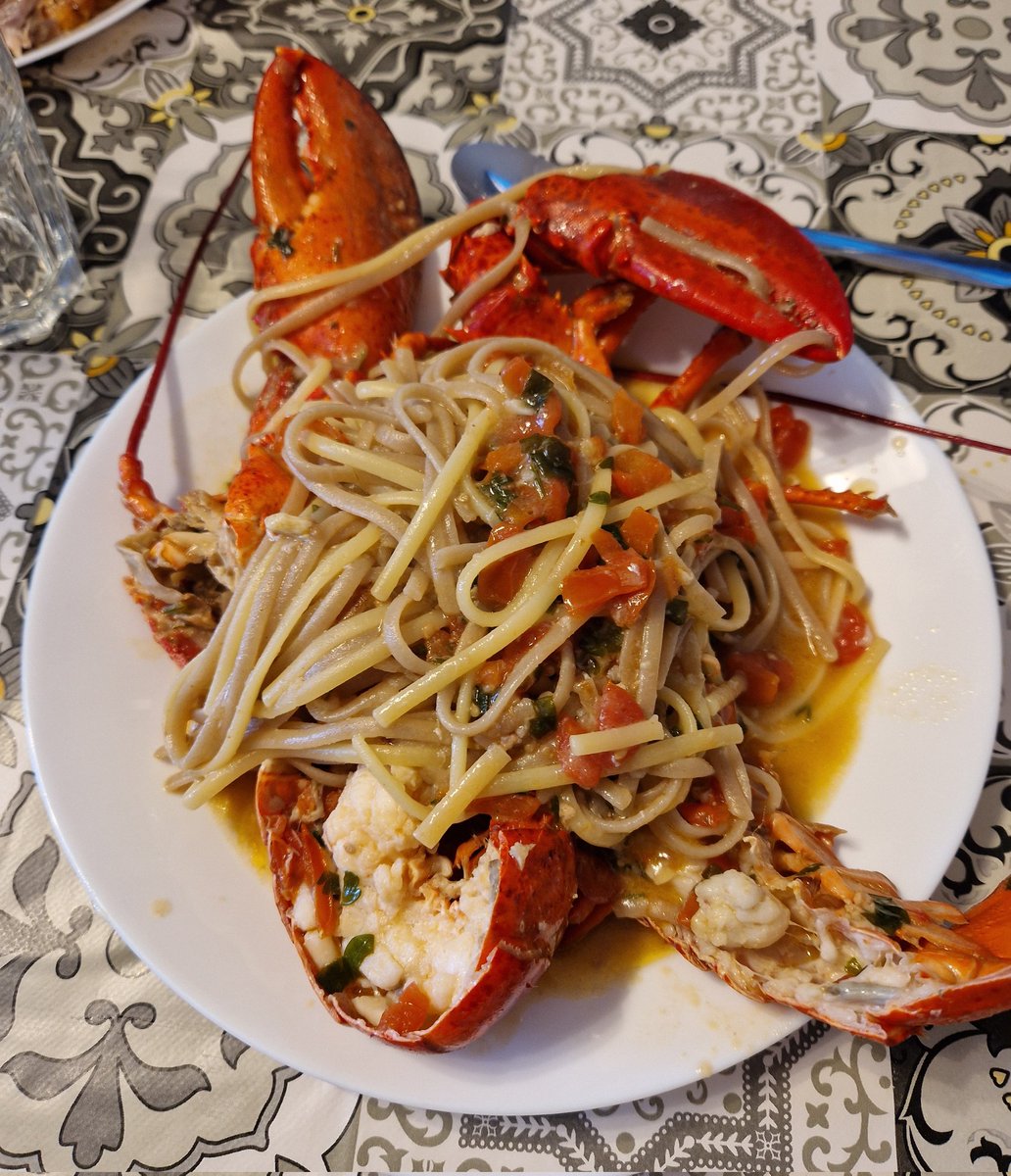 SofyTofy3's tweet photo. My italian heart heart say: team pasta https://t.co/lVOIuOKntS