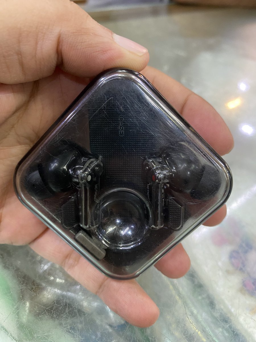 Zer055ive's tweet photo. @nothingindia ear (1) left side not working, was received as a gift. Had a visit to your service center. The product is out of warranty, at least let me know what will be the charges for repairs / replacement as service center replies that “Nothing” can be done. https://t.co/hLEtOQizUK
