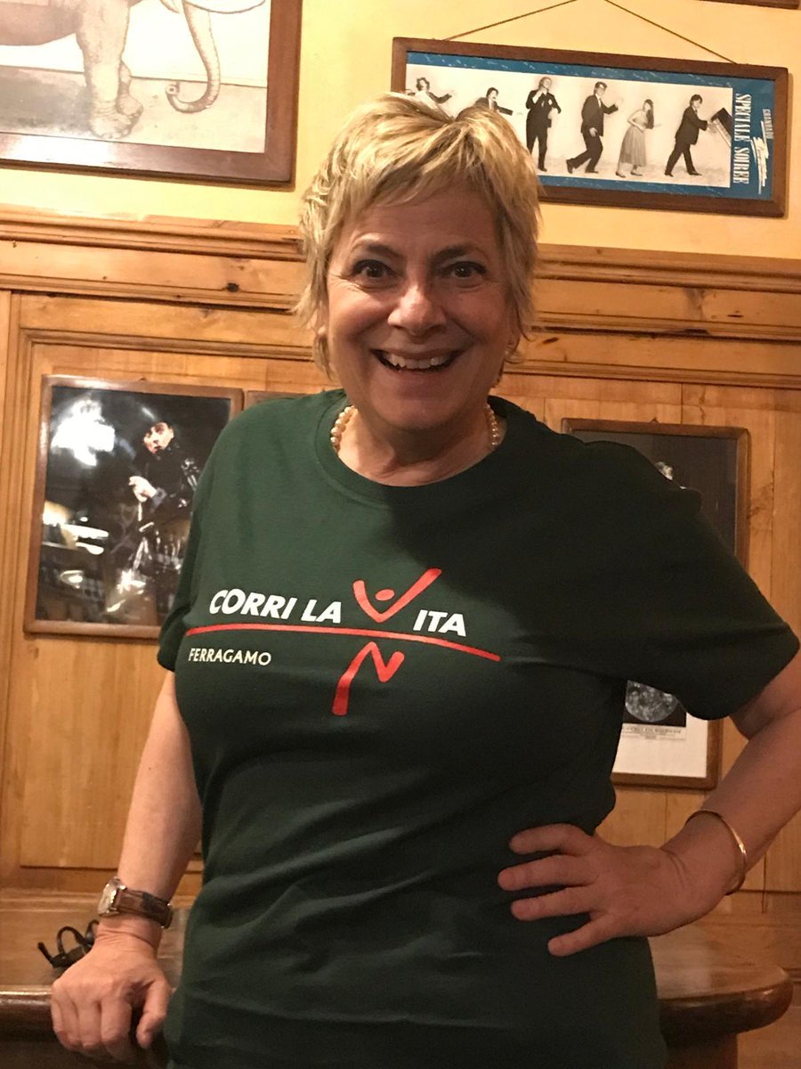 Corrilavita's tweet photo. #MariaCassi, oltre al pubblico fiorentino, ha fatto divertire Los Angeles, New York, Praga, Amsterdam, Tokyo e soprattutto Parigi. Tra un mese la maglietta di #CORRILAVITA2024 sarà disponibile per tutti! @teatrodelsale @NeriTorrigiani @EleonoraFrescob https://t.co/33FCg3CEl7