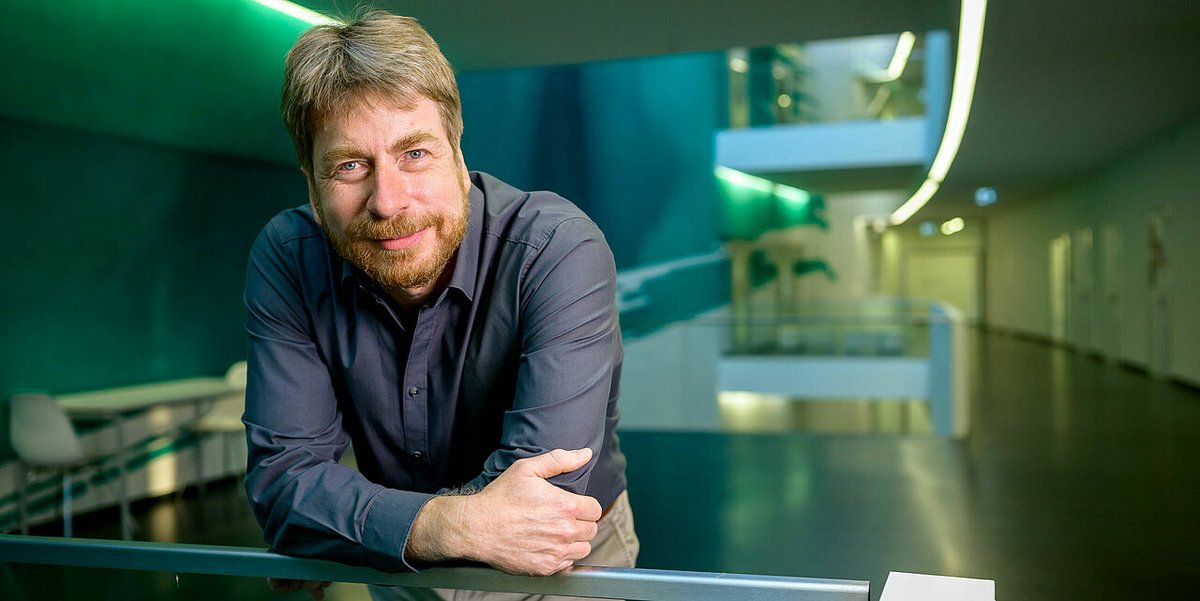 🏆Celebrating iBehave's PI Prof. Frank Bradke's Innovations in Nerve Cell Development &amp; Regeneration 

🧠Congratulations to Prof. Frank Bradke of @DZNE_en Bonn for receiving the prestigious Academy Prize from Berlin-Brandenburg Academy of Sciences

#Awards #research #neuroscience