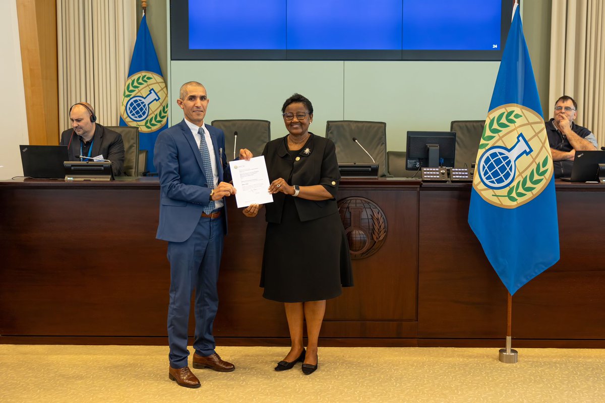 AmbalgNL's tweet photo. The National Institute of Criminalistics and Criminology of the Gendarmerie Nationale of 🇩🇿 #INCC/GN officially an #OPCW designated laboratory. Its representative received the designation certificate in a , OPCW PT meeting by OPCW DDG, H.E #OdetteMelono
@Algeria_MFA @APS_Algerie https://t.co/h6qjct66Gy