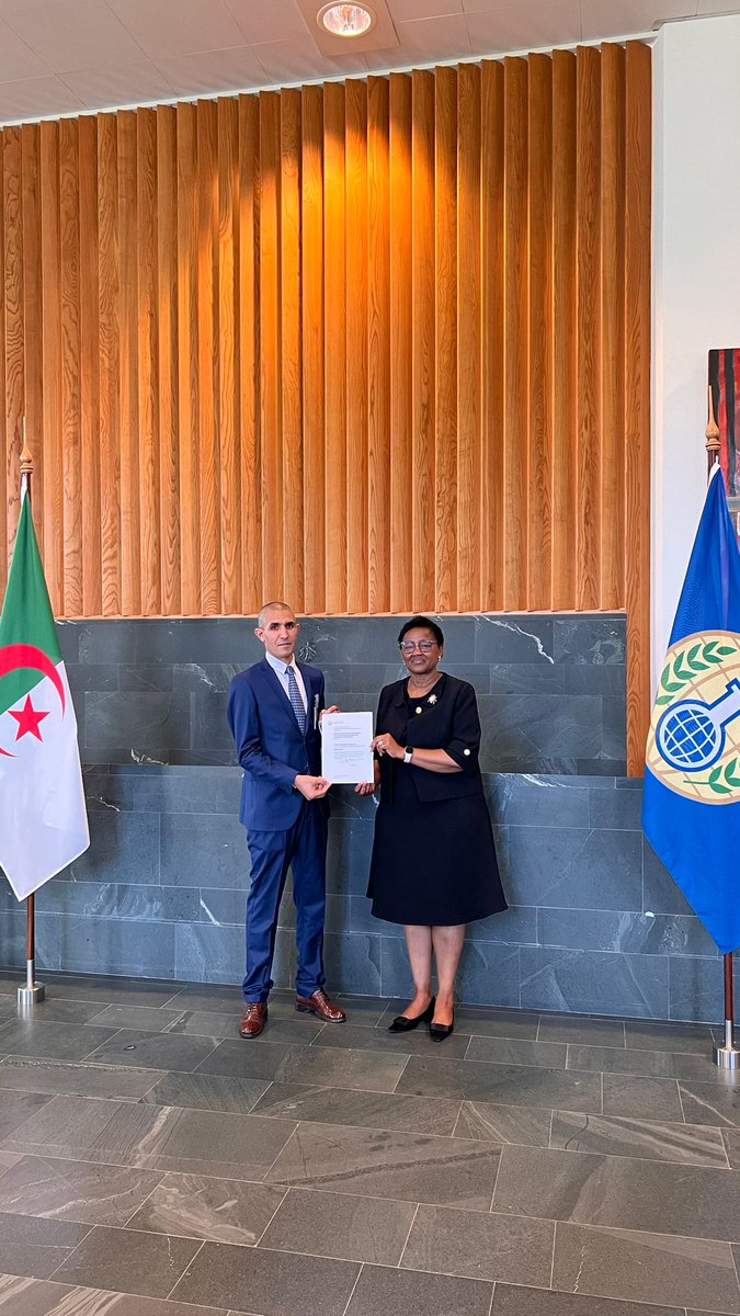 AmbalgNL's tweet photo. The National Institute of Criminalistics and Criminology of the Gendarmerie Nationale of 🇩🇿 #INCC/GN officially an #OPCW designated laboratory. Its representative received the designation certificate in a , OPCW PT meeting by OPCW DDG, H.E #OdetteMelono
@Algeria_MFA @APS_Algerie https://t.co/h6qjct66Gy