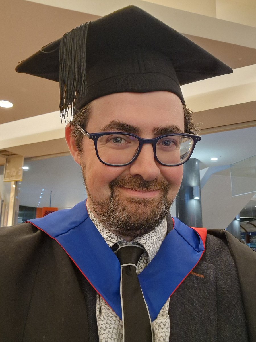 jacksorjacksor's tweet image. Happy Hat Day
#GraddCdydd #CardiffGrad