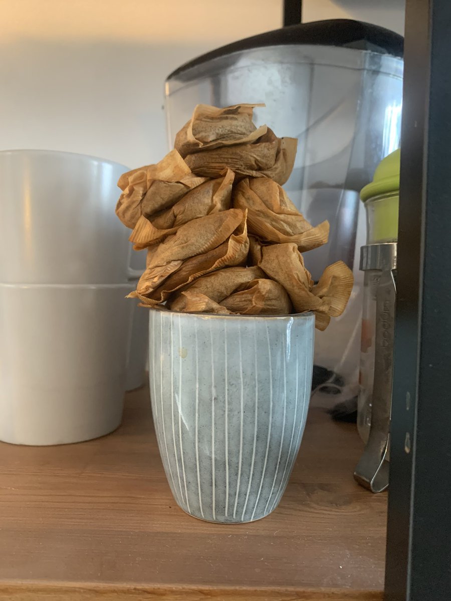 FrodeSorensen's tweet photo. When you put your teabag in a little cup because you forgot to bring compost bags into the office. And then you forget the next day. And the next. And… https://t.co/OOfGJSvcdj