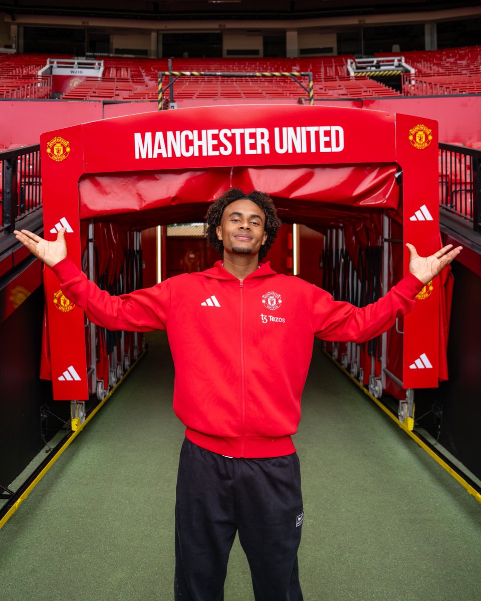 Making himself at home 🏟️✨

#MUFC