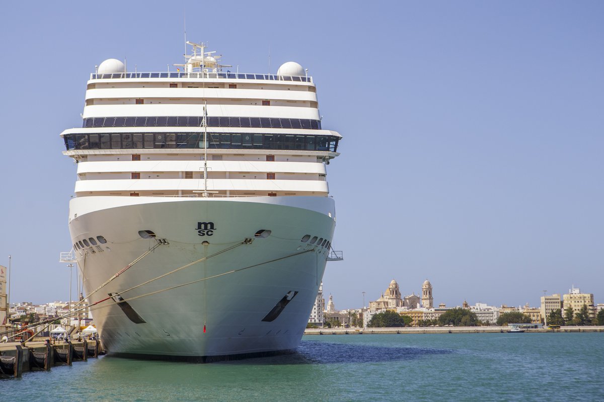 puertodecadiz's tweet photo. Dos cruceros de la compañía @MSCcruises : MSC ORCHESTRA y MSC VIRTUOSA visitan hoy el Puerto de #Cádiz
#MSCVirtuosa
#mscorchestra
#cruiseship https://t.co/3xVN8OSQIW